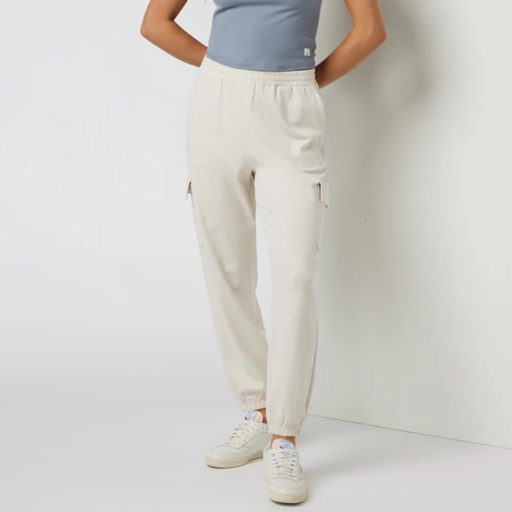 Vuori Boyfriend Cargo Jogger in Milkweed Heather Women’s Size M